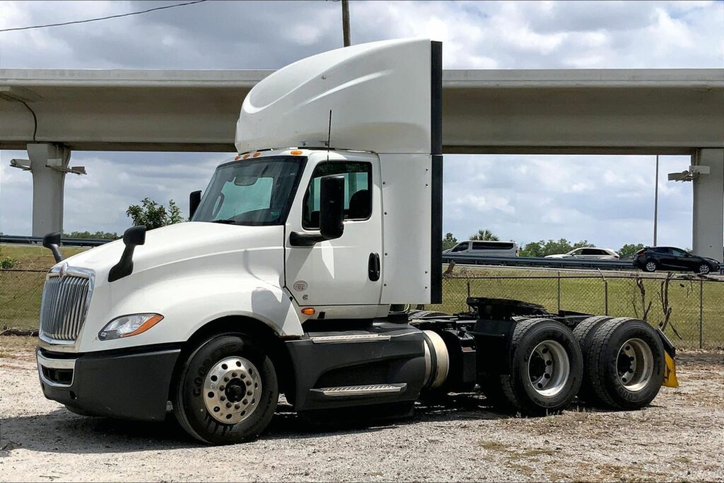 2021 CUM LT625 6×4 Day Cab
