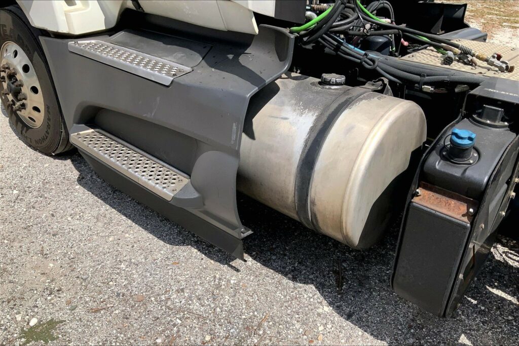 2021 CUM LT625 6×4 Day Cab