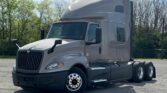 2022 CUM LT625 6×4 Sleeper