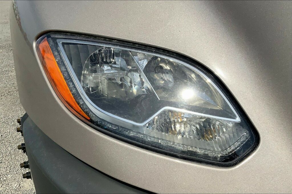 2022 CUM LT625 6×4 Sleeper