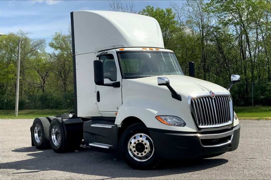 2021 CUM LT625 6×4 Day Cab