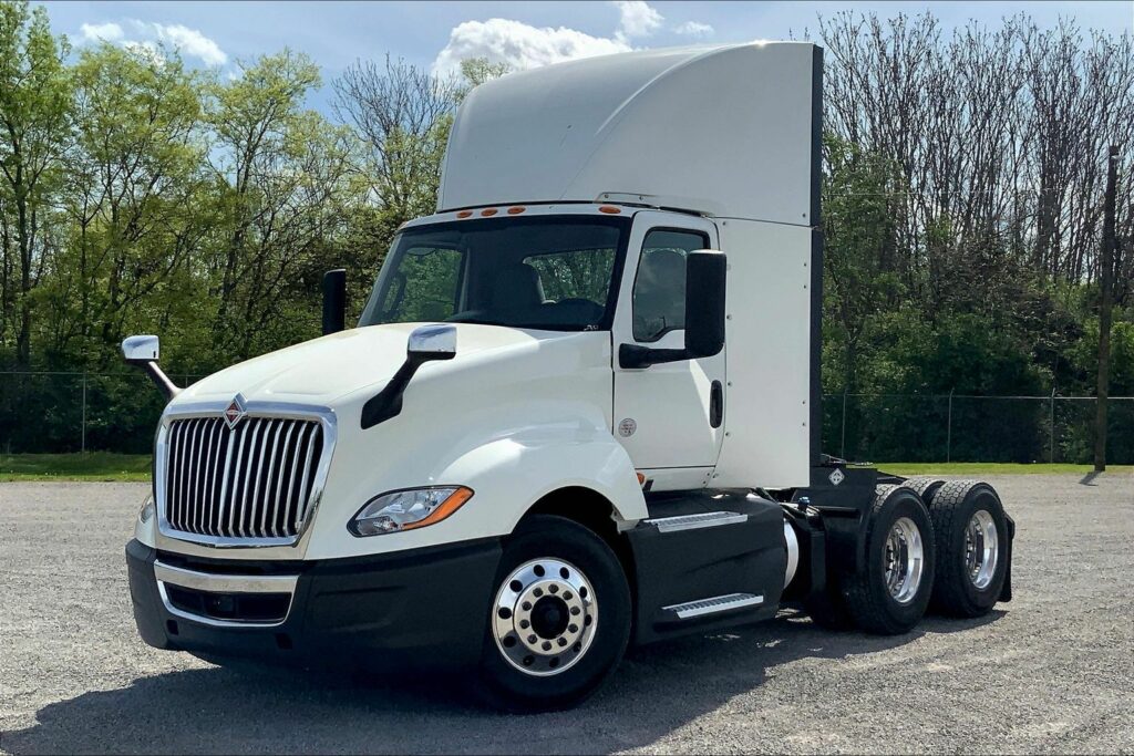 2021 CUM LT625 6×4 Day Cab