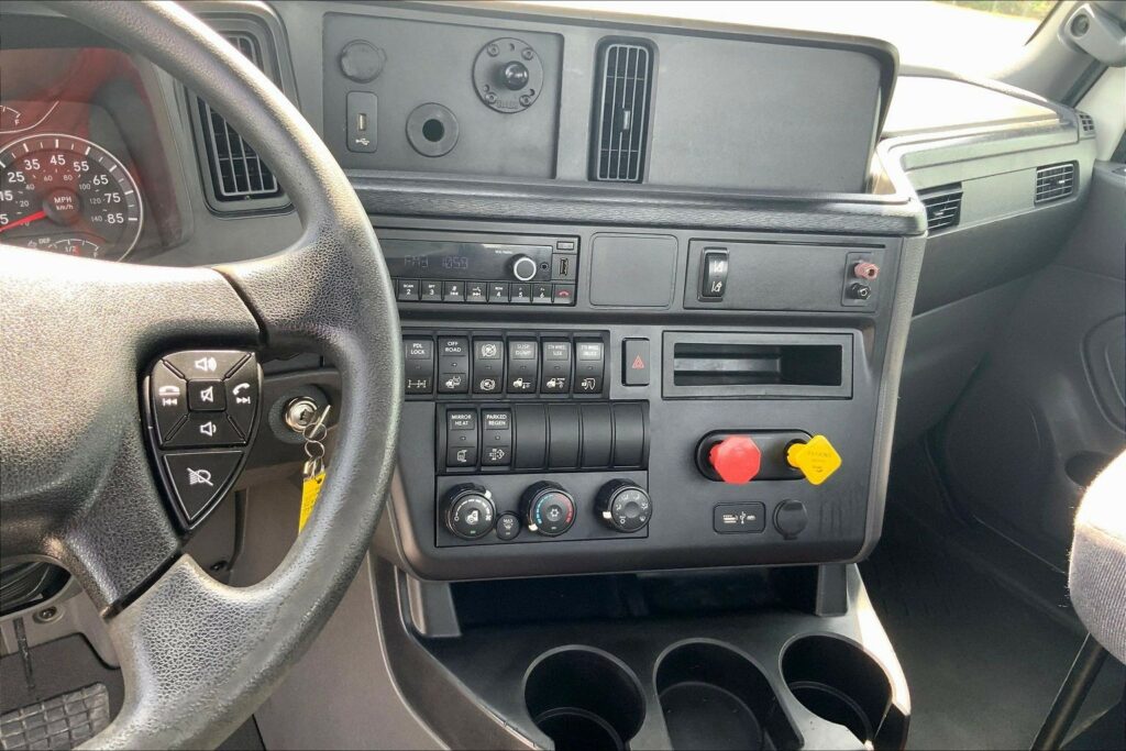 2021 CUM LT625 6×4 Day Cab