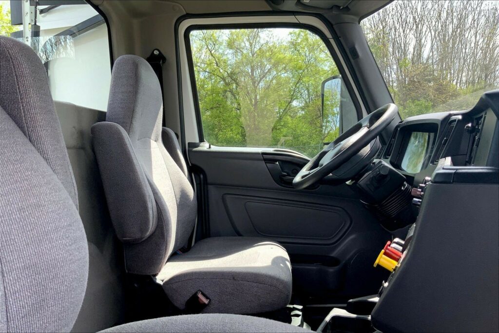 2021 CUM LT625 6×4 Day Cab