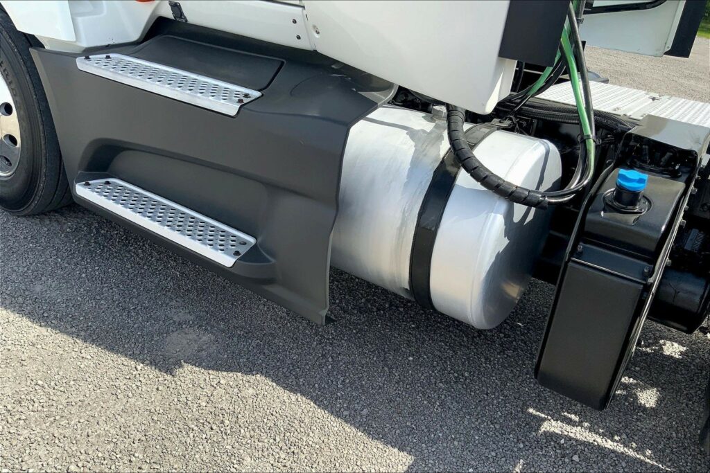 2021 CUM LT625 6×4 Day Cab