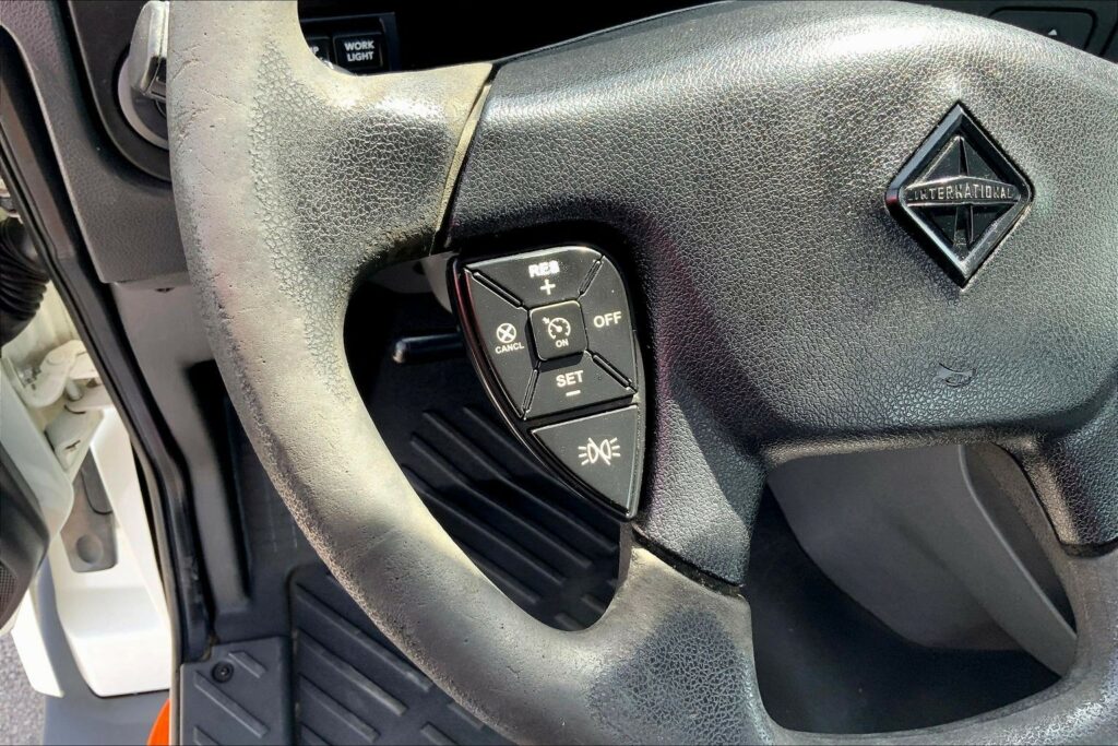 2021 CUM LT625 6×4 Day Cab