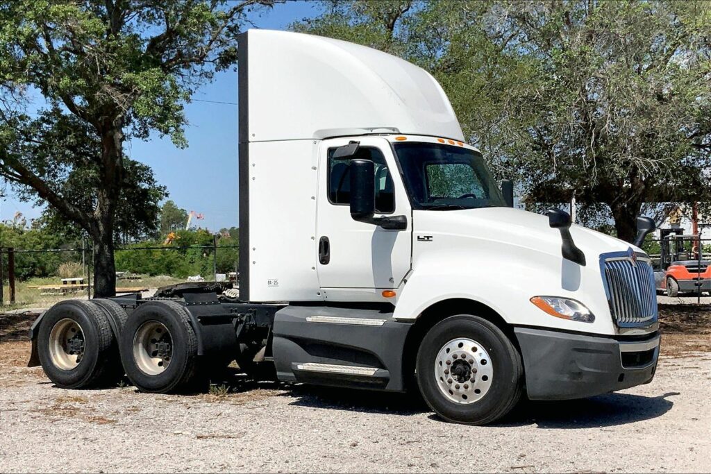 2021 CUM LT625 6×4 Day Cab