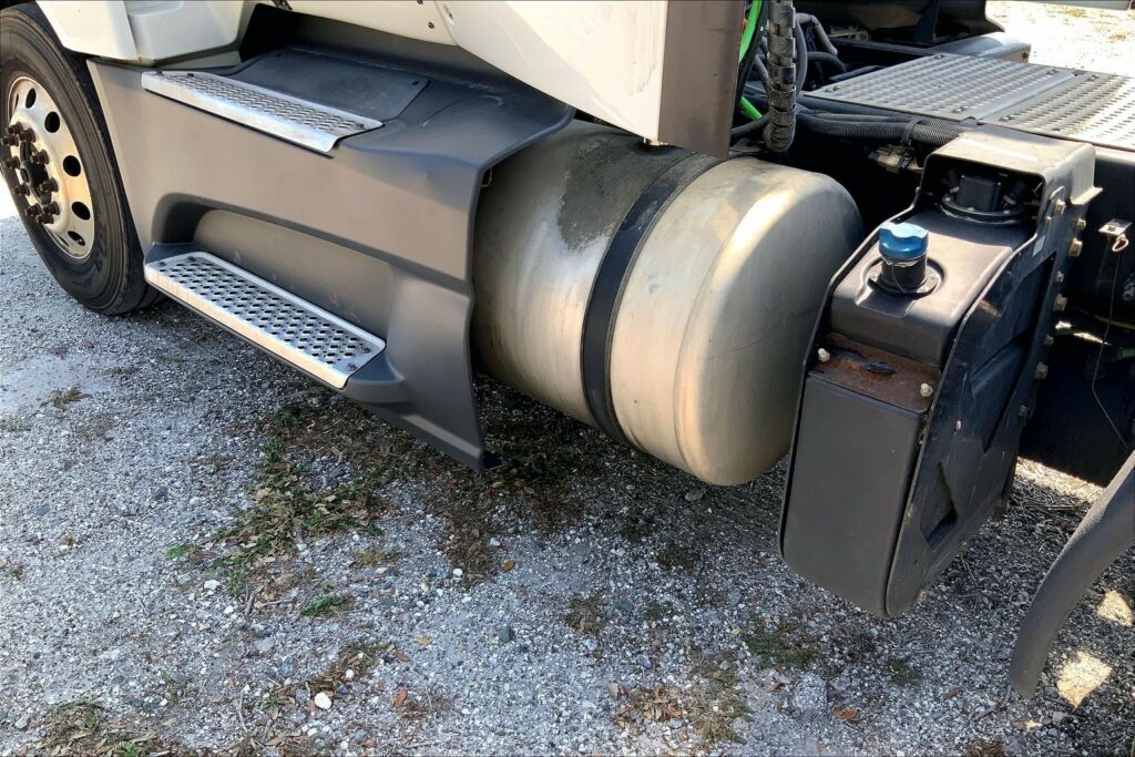 2021 CUM LT625 6×4 Day Cab