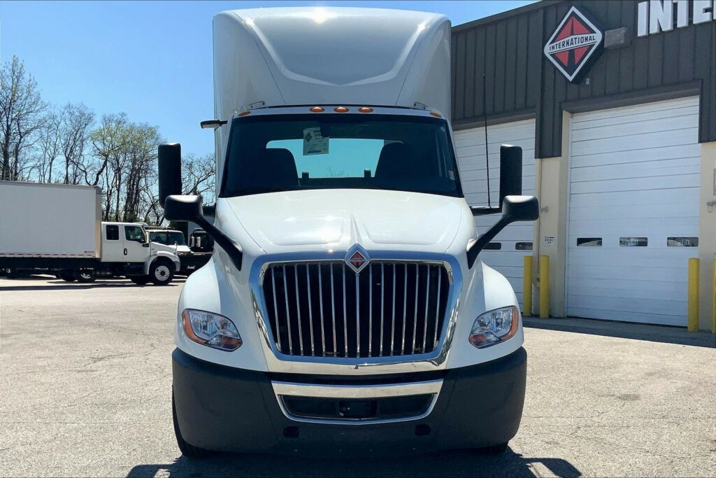 2021 CUM LT625 6×4 Day Cab