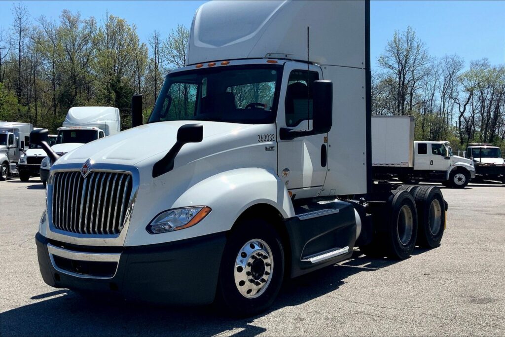 2021 CUM LT625 6×4 Day Cab