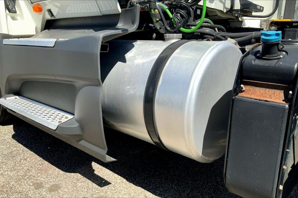 2021 CUM LT625 6×4 Day Cab