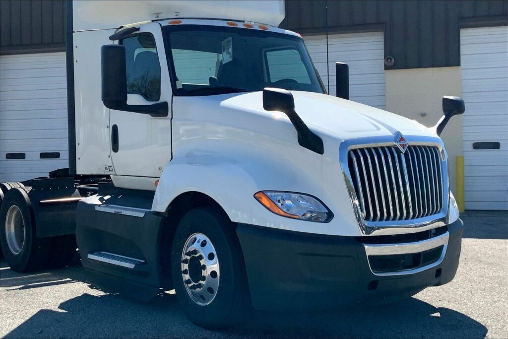 2021 CUM LT625 6×4 Day Cab