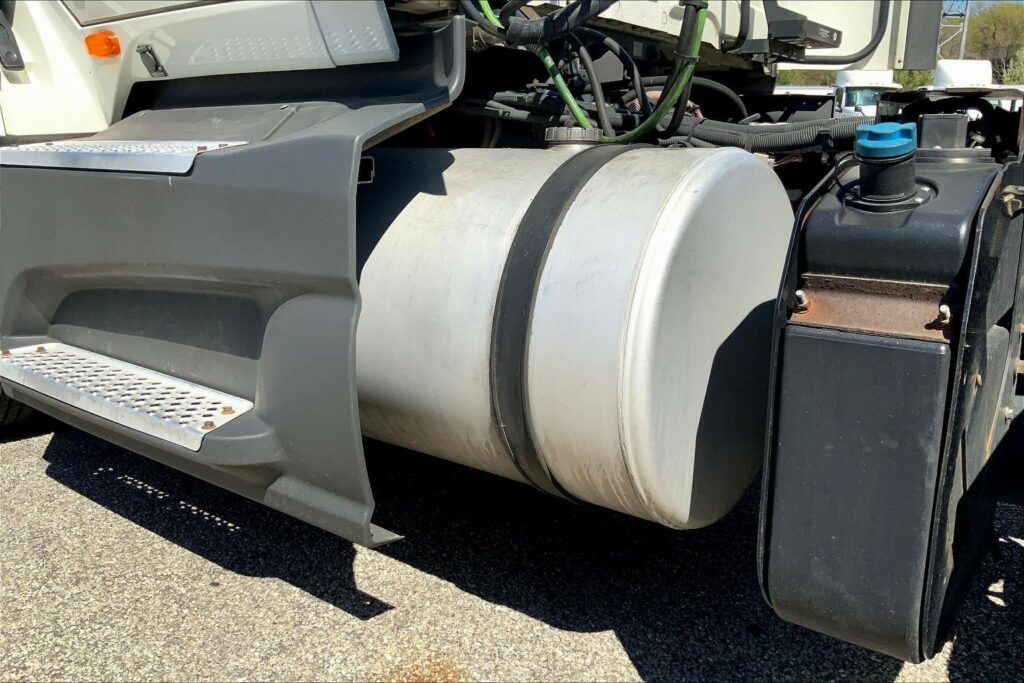 2021 CUM LT625 6×4 Day Cab