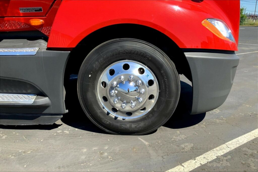 2023 CUM LT625 6X4 Sleeper