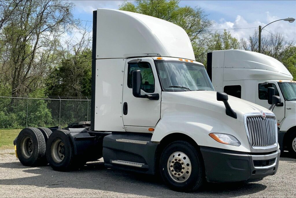 2021 CUM LT625 6×4 Day Cab