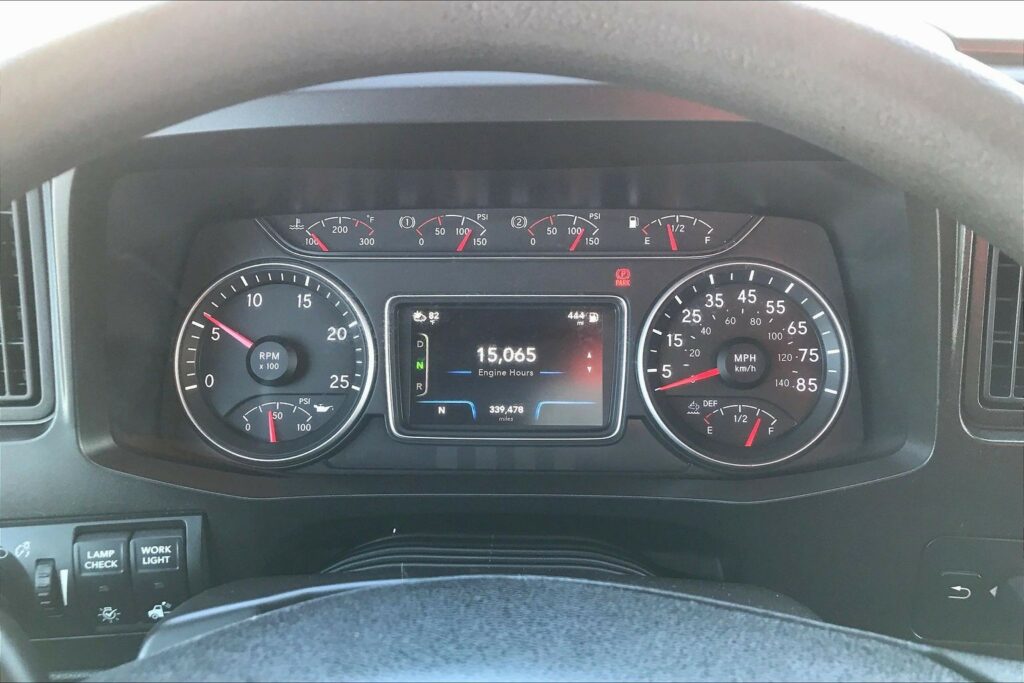 2023 CUM LT625 6X4 Sleeper