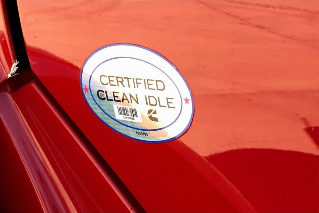 2023 CUM LT625 6X4 Sleeper