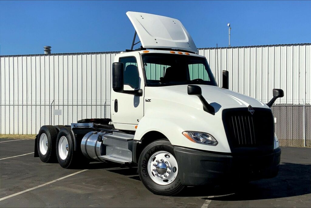 2021 CUM LT625 6×4 Day Cab