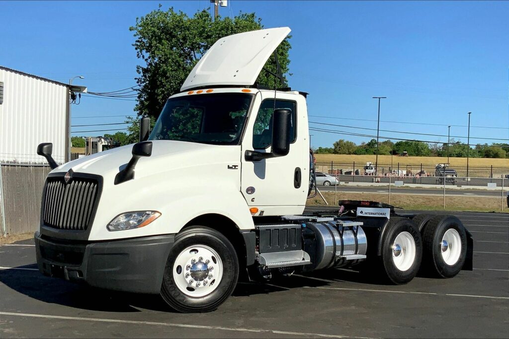 2021 CUM LT625 6×4 Day Cab