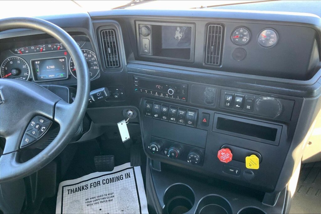 2021 CUM LT625 6×4 Day Cab