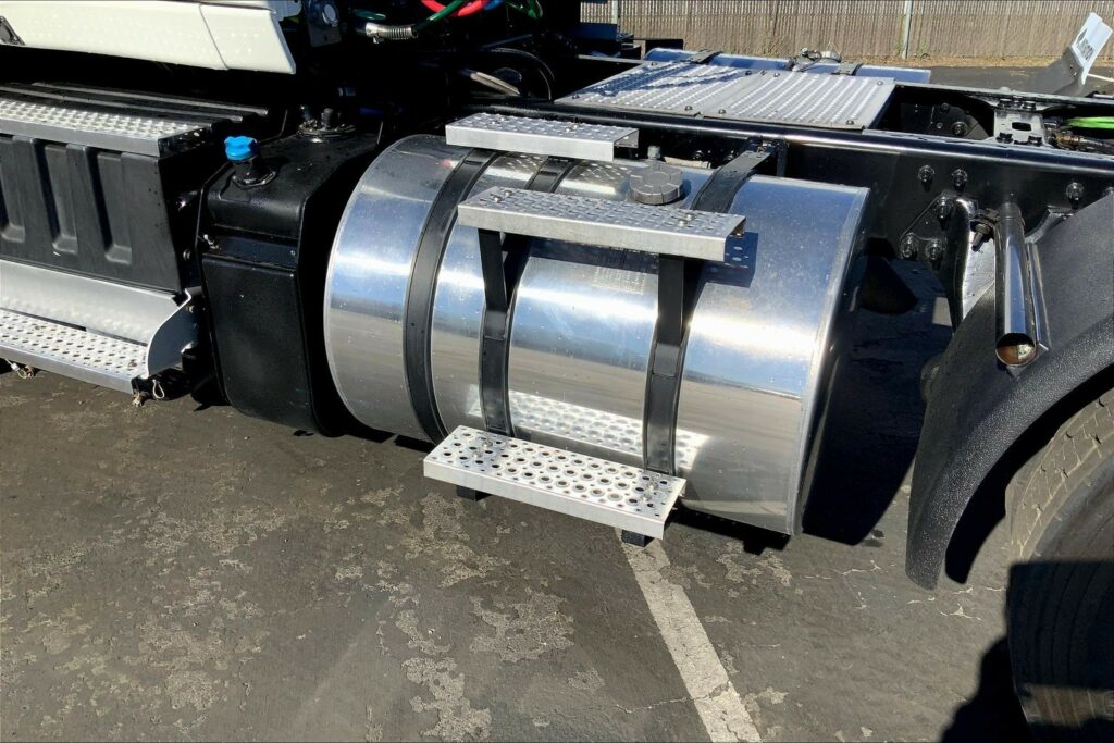 2021 CUM LT625 6×4 Day Cab