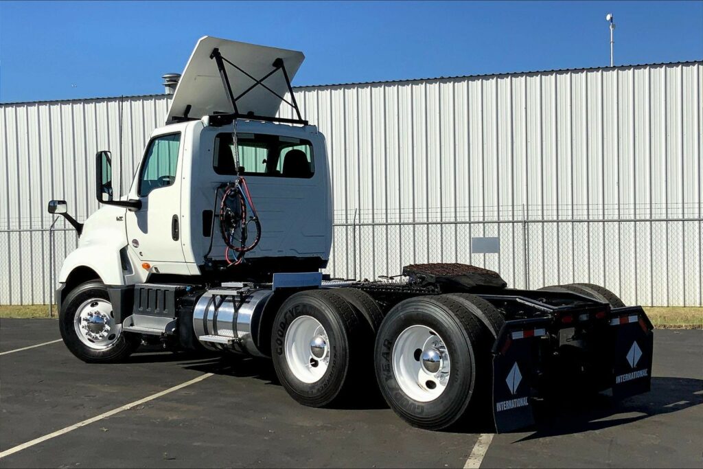 2021 CUM LT625 6×4 Day Cab