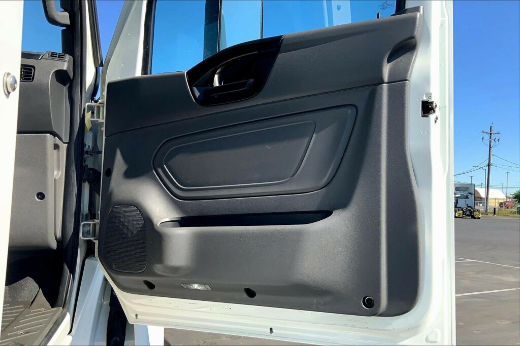 2021 CUM LT625 6×4 Day Cab