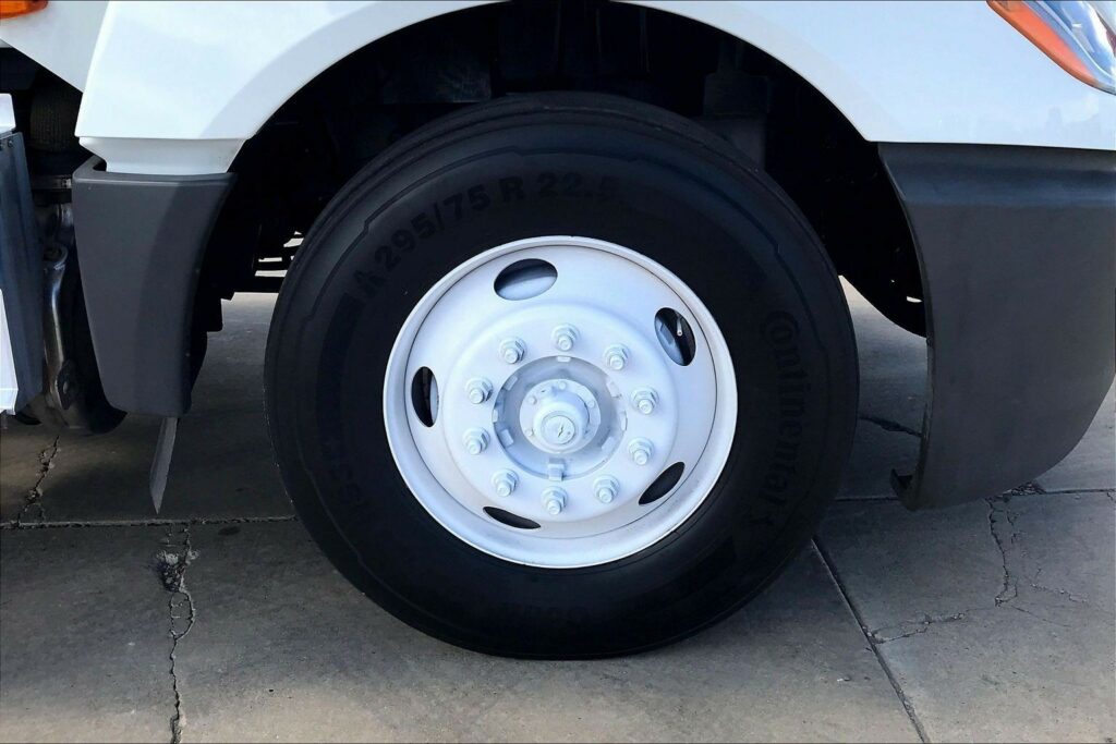 2021 CUM LT625 6×4 Day Cab