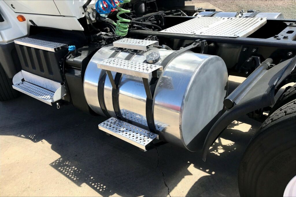 2021 CUM LT625 6×4 Day Cab