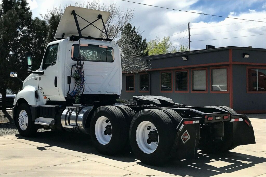 2021 CUM LT625 6×4 Day Cab