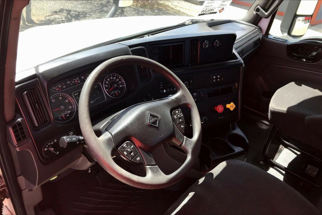 2021 CUM LT625 6×4 Day Cab