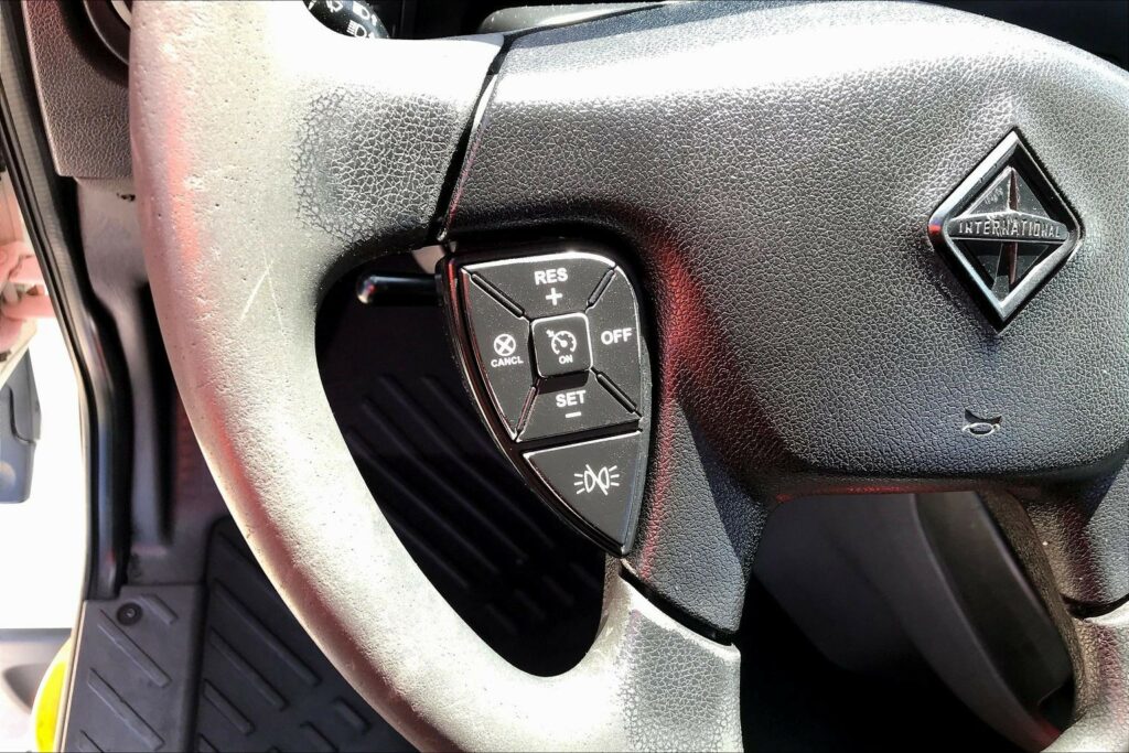 2021 CUM LT625 6×4 Day Cab