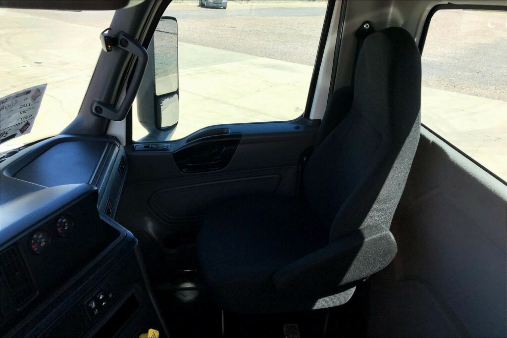 2021 CUM LT625 6×4 Day Cab