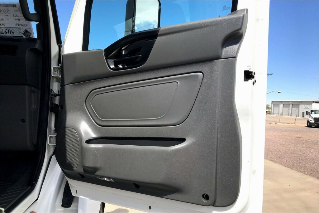 2021 CUM LT625 6×4 Day Cab