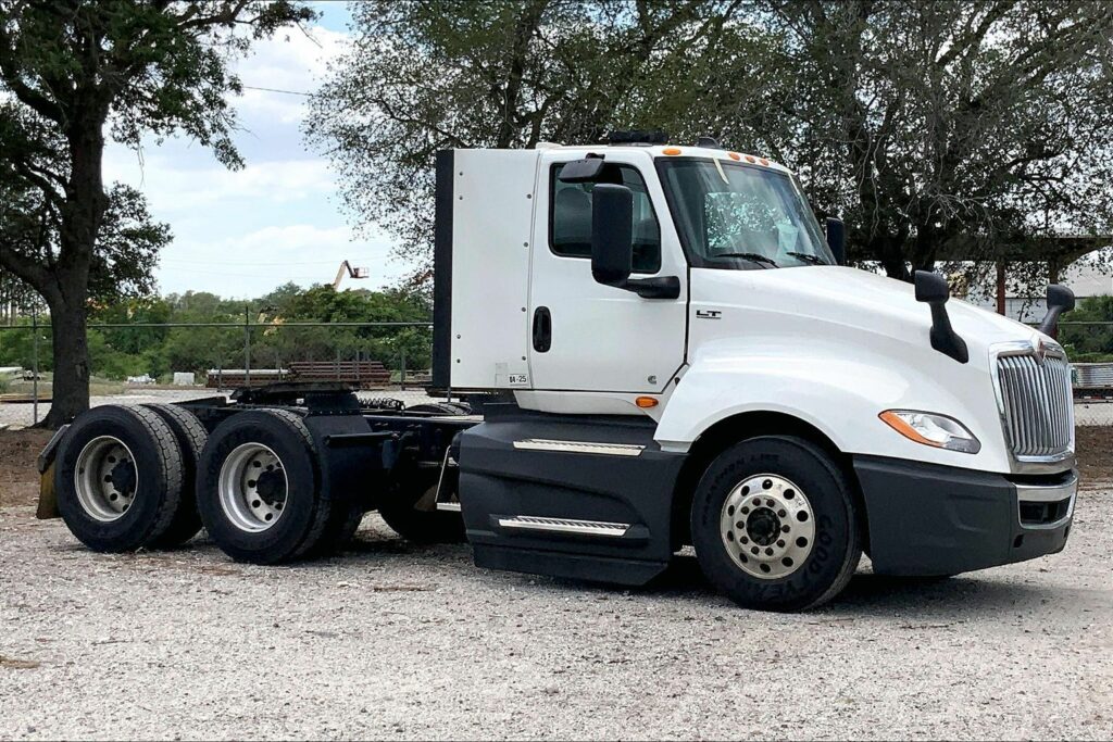 2021 CUM LT625 6×4 Day Cab