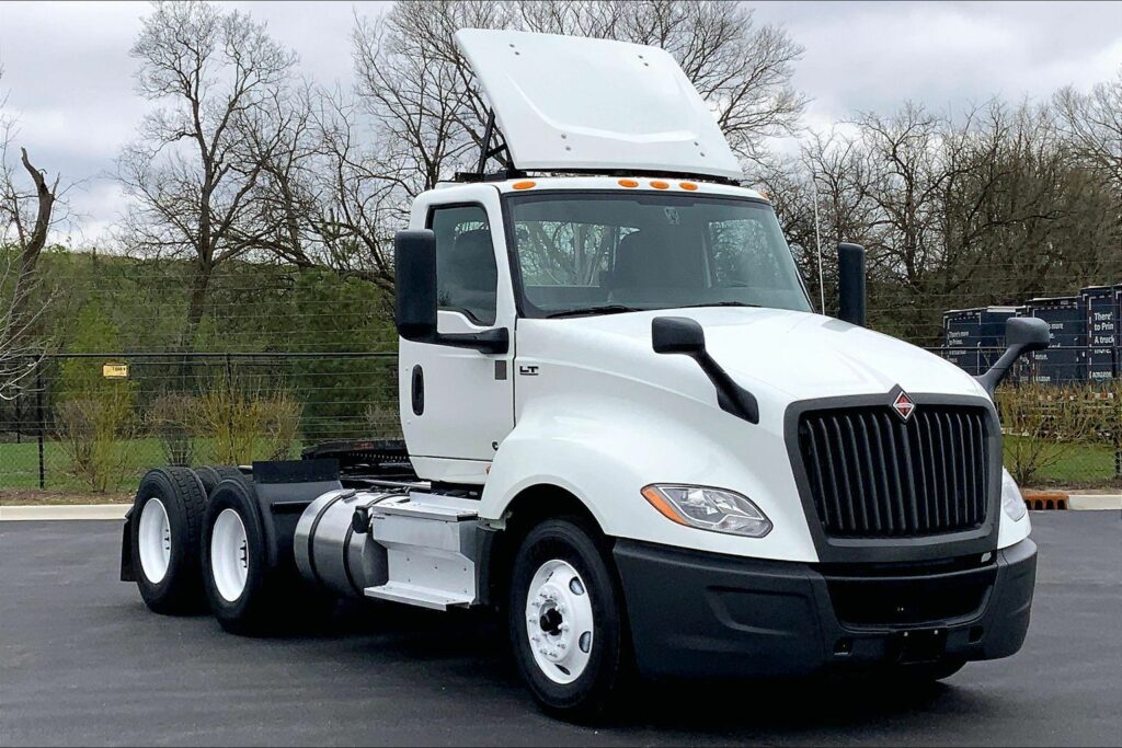 2021 CUM LT625 6×4 Day Cab