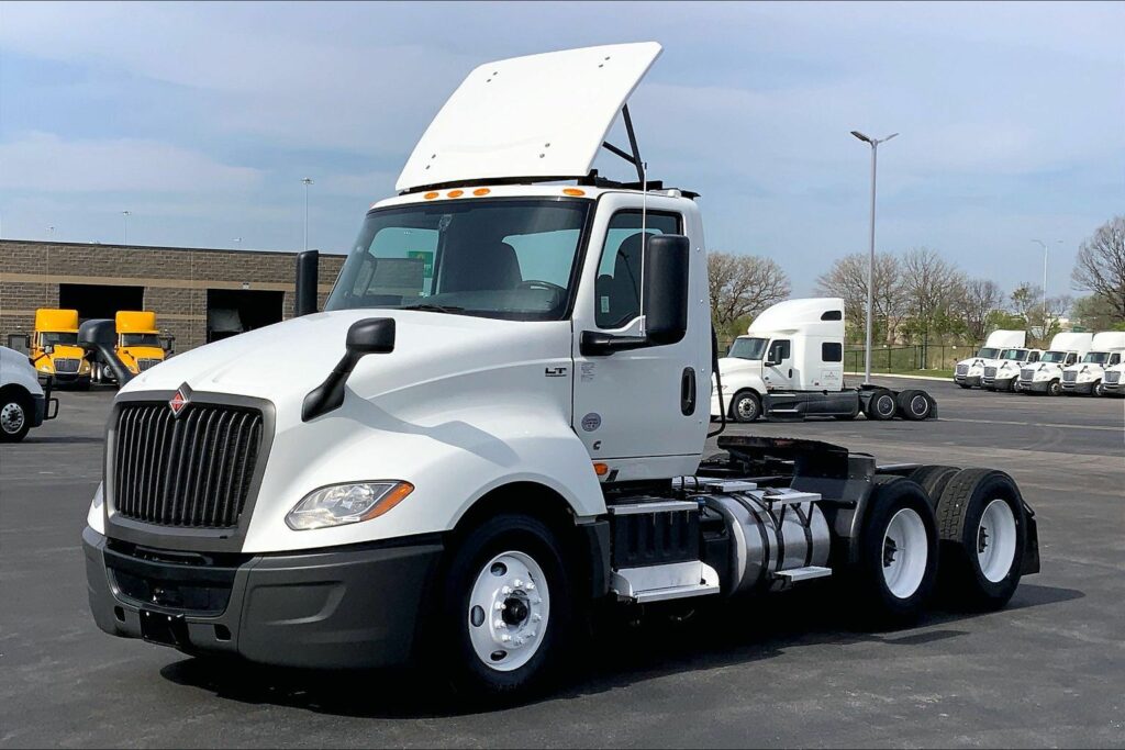 2021 CUM LT625 6×4 Day Cab