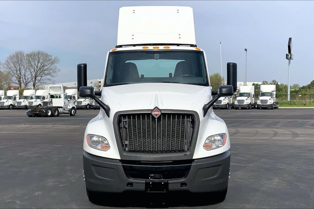 2021 CUM LT625 6×4 Day Cab