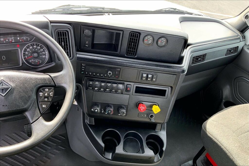 2021 CUM LT625 6×4 Day Cab