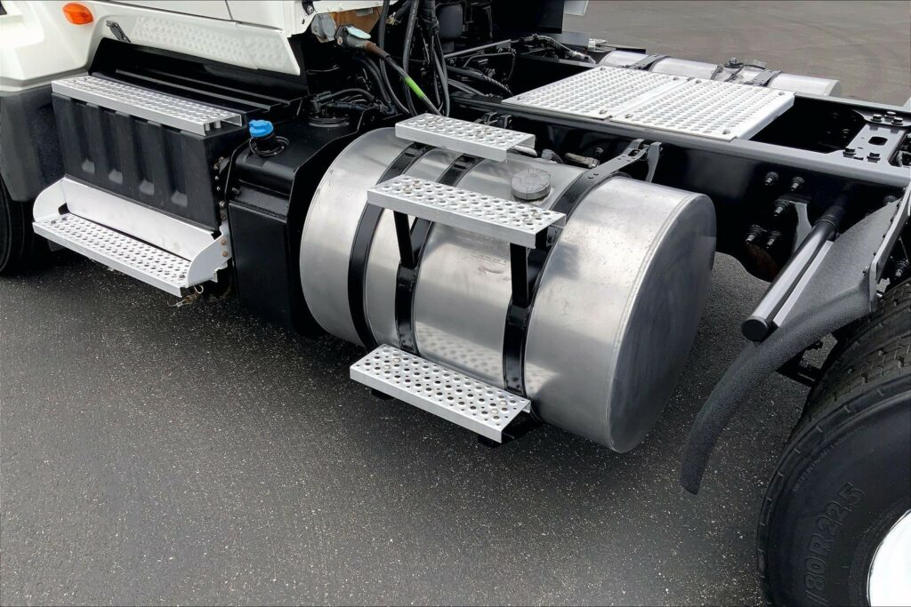 2021 CUM LT625 6×4 Day Cab