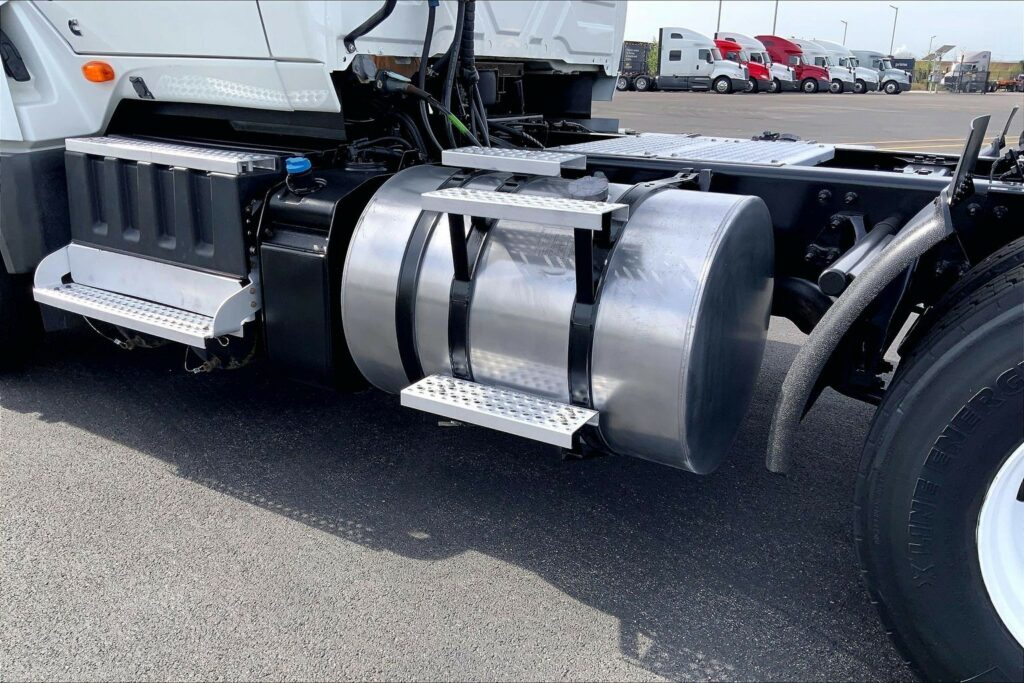 2021 CUM LT625 6×4 Day Cab