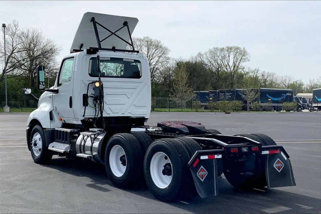 2021 CUM LT625 6×4 Day Cab