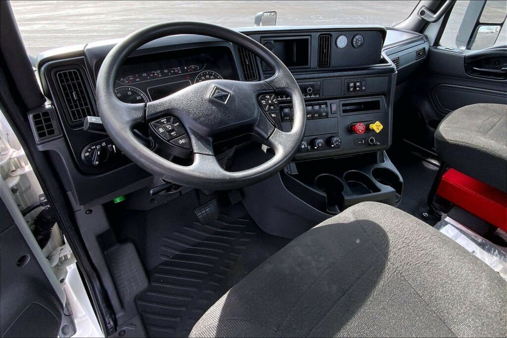 2021 CUM LT625 6×4 Day Cab