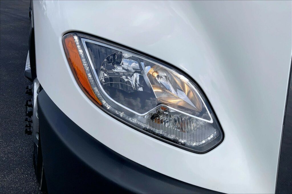 2022 CUM LT625 6×4 Sleeper