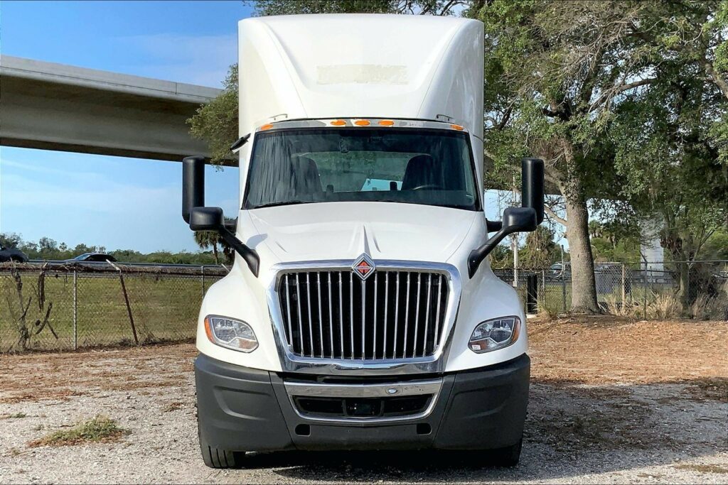 2022 CUM LT625 6×4 Day Cab