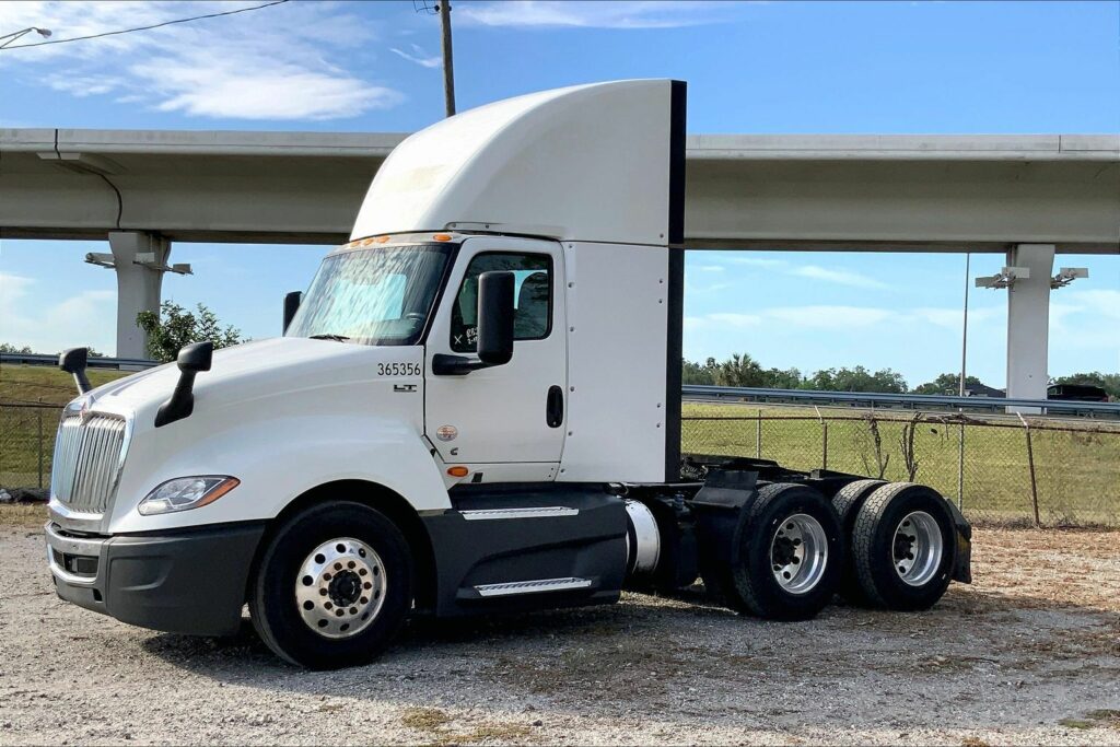 2022 CUM LT625 6×4 Day Cab