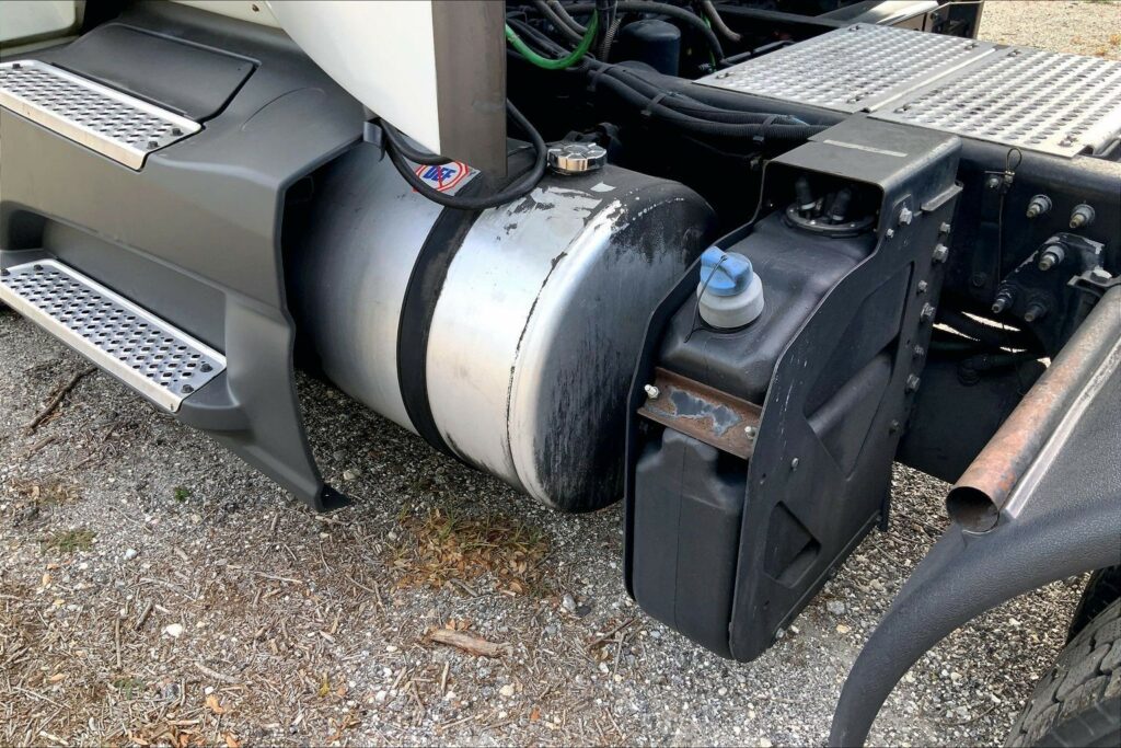 2022 CUM LT625 6×4 Day Cab