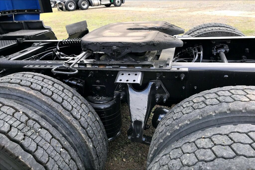 2022 CUM LT625 6×4 Sleeper