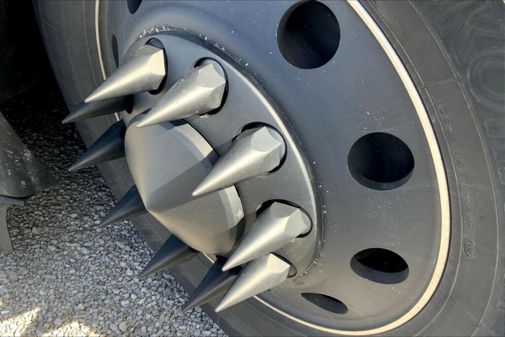 2024 CUM LT625 6X4 Sleeper