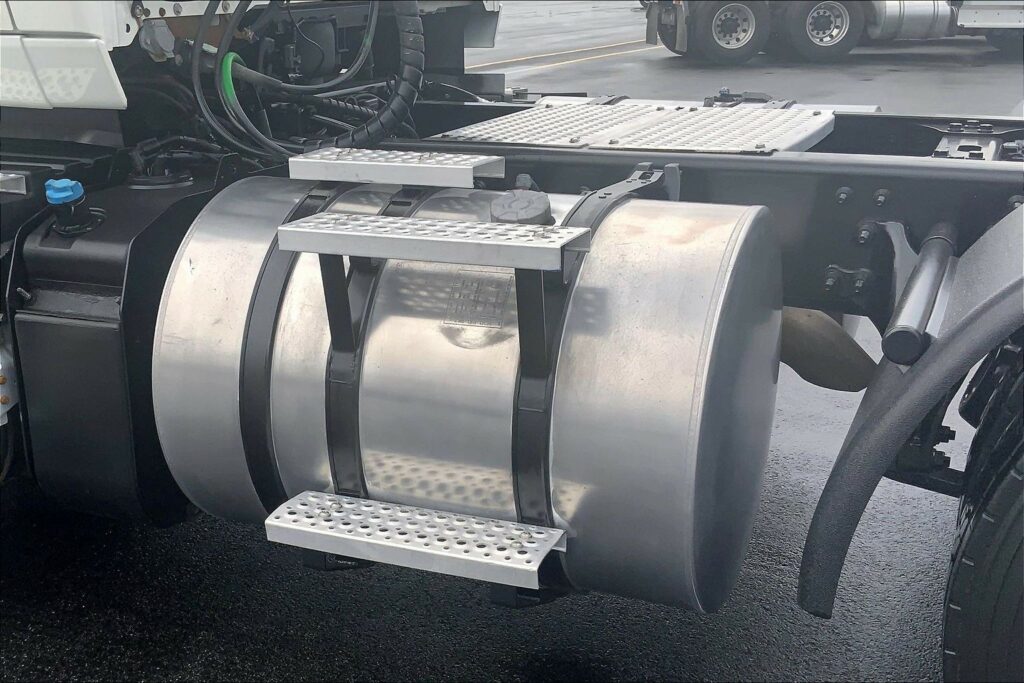 2021 CUM LT625 6×4 Day Cab